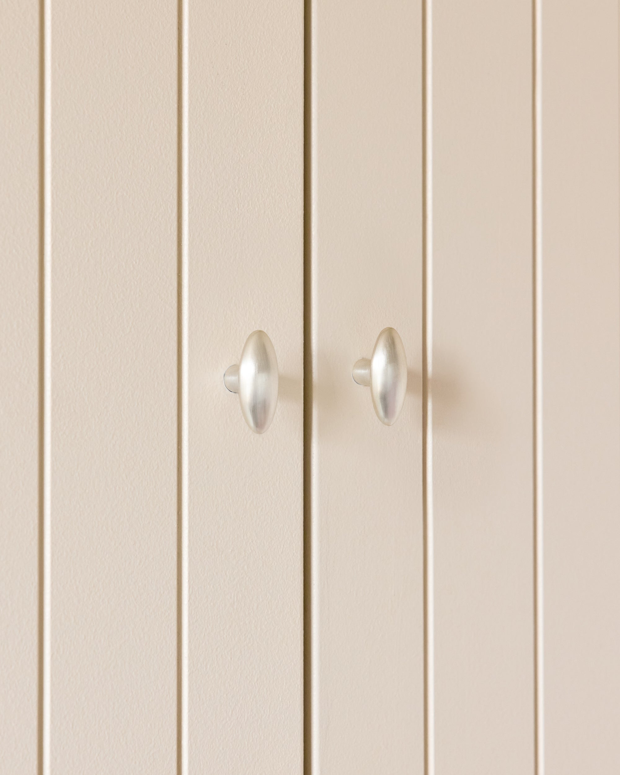 Brushed Nickel Oval Knob