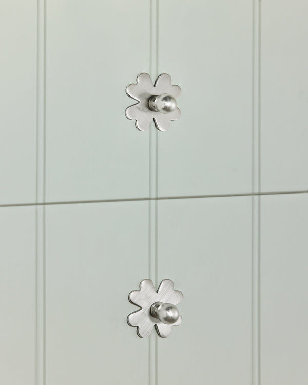 Clover Backplate, Brushed Nickel